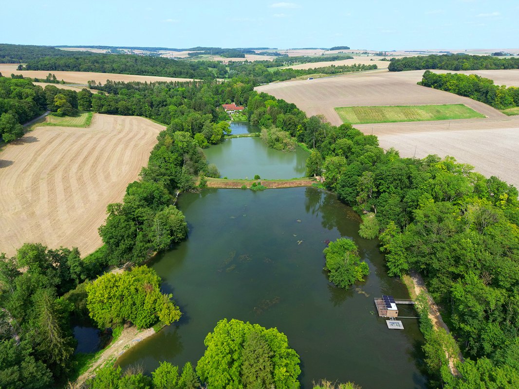 Cabane sur l'eau : L’Õthentique à Sainte Gemme (25)
