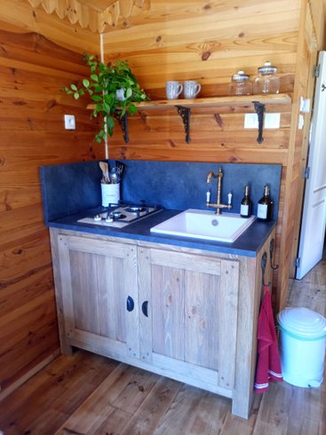 Hébergement AbracadaRoom : Chambre Roulotte et spa privatif  vue montagne - Image 7