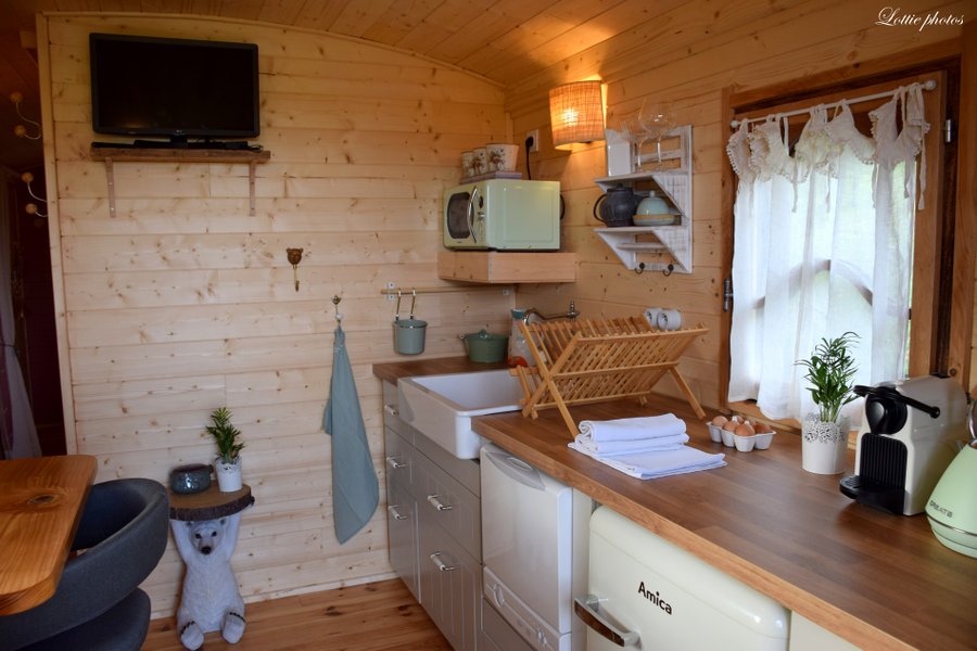 Hébergement AbracadaRoom : La Roulotte qui chuchote &spa - Image 5