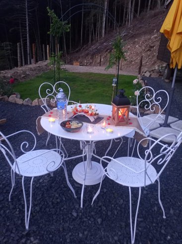 Hébergement AbracadaRoom : Chambre Roulotte et spa privatif  vue montagne - Image 13