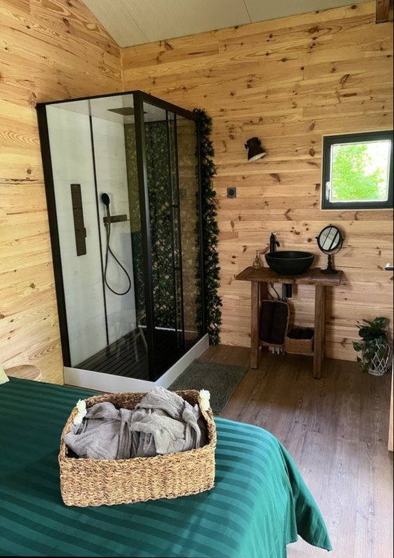 Au Cœur de la Cabane &  Spa à La Chapelle-Bayvel (14)
