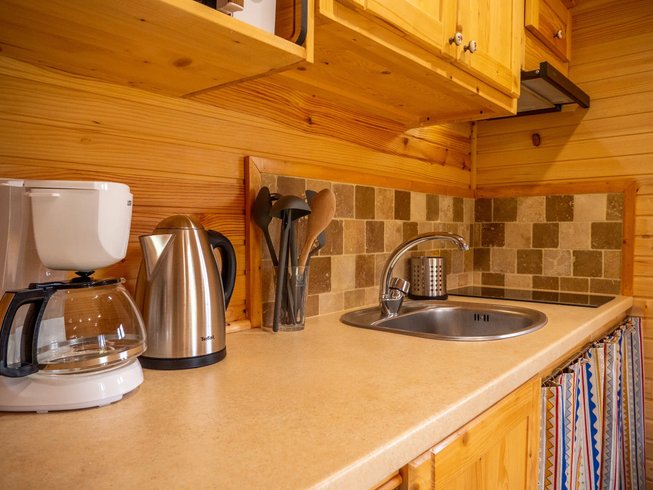 Hébergement AbracadaRoom : Roulotte Les Rouges-gorges — Cirque - Image 6