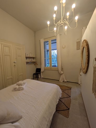 Hébergement AbracadaRoom : Chambre d'hôte La Loge Pourpre du Château Ste Colombe - Image 13