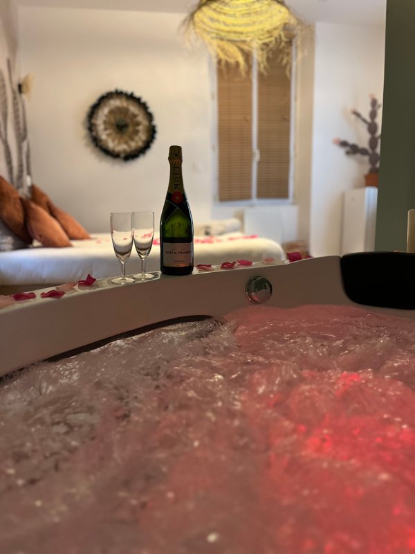 Suite Mexique avec Jacuzzi 15min Disney à Nanteuil Les Meaux (3)