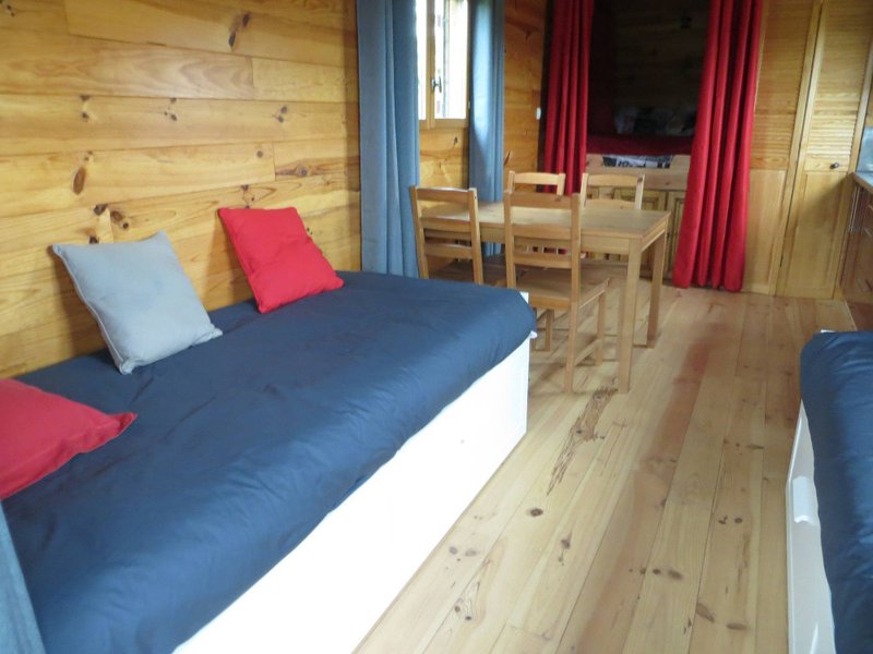 canapé-roulotte-séjour insolite-famille-centre-abracadaroom