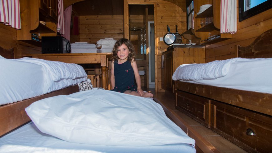 Hébergement AbracadaRoom : Roulotte Gîte familiale - Image 16