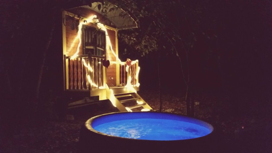 Hébergement AbracadaRoom : Roulotte gîte Nuit d'Amour & SPA - Image 2