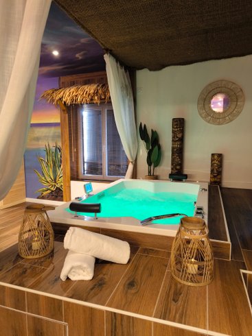 Hébergement AbracadaRoom : Suite Tahiti & Balnéo - Moments de douceur - Image 3