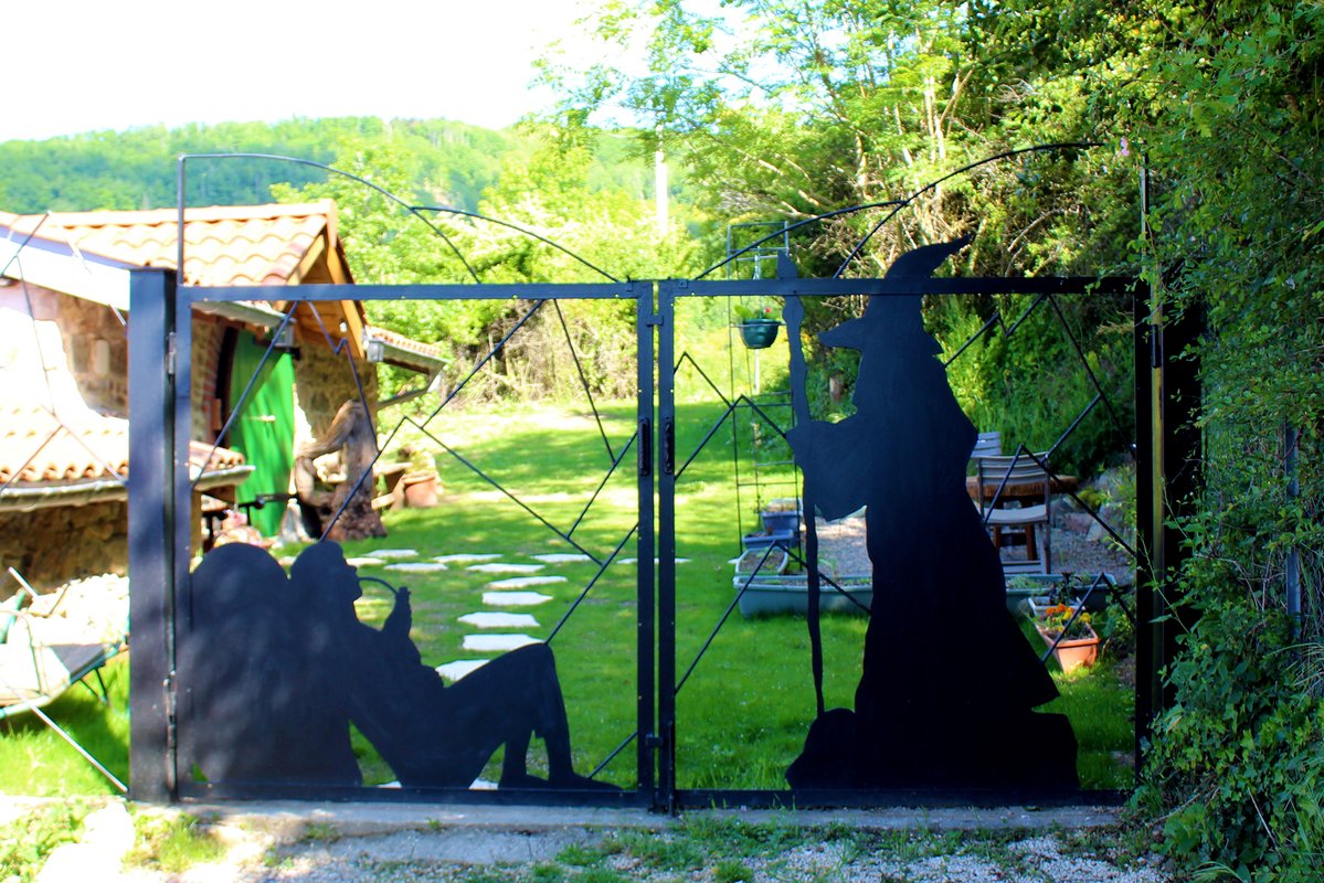 Maison de hobbit à Lantignié (5)
