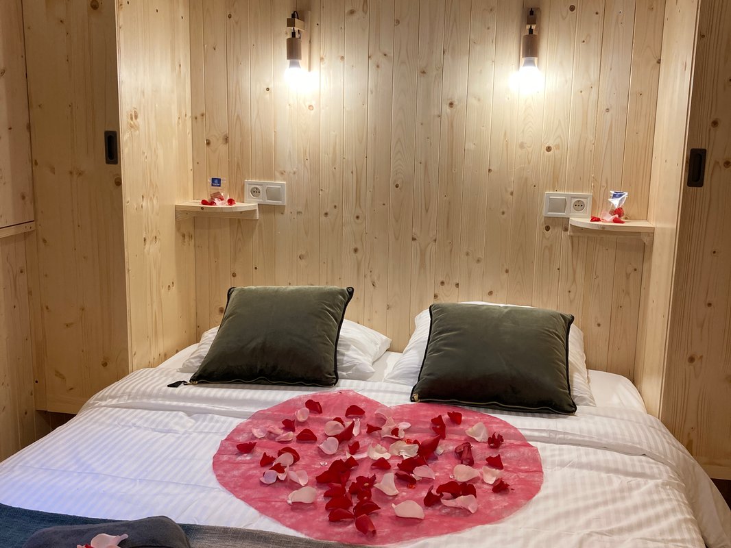 Cabane sur pilotis La Dame du Château- spa privé à Villarzel Du Razès (12)