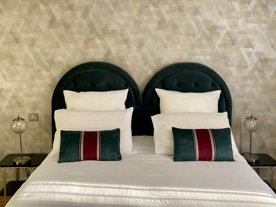 Chambre Aventurine – chambre double élégante avec salle de bain – Maison Balmelle Gramat à Gramat (2)