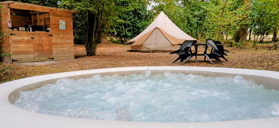 Hébergement AbracadaRoom : Tipi et son spa privatif - Image 1
