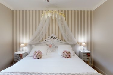 Gîte Romantique & Spa privatif à Saint-Chamassy (4)