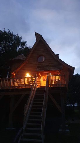 Hébergement AbracadaRoom : Le Repaire du dragon, château féérique avec SPA - Image 35