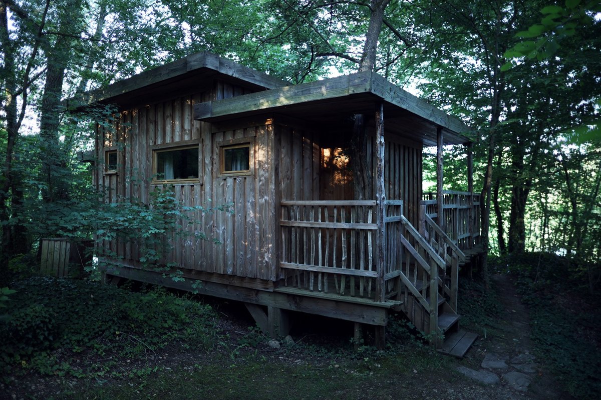 Cabane Au Fil de l'Eau à St-Léger-Aux-Bois (3)