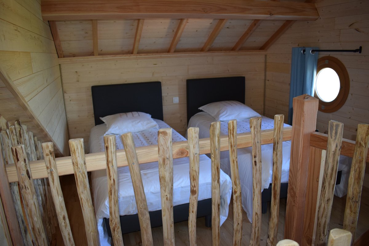 Cabane Spa des Hauts Bois à Sace (9)