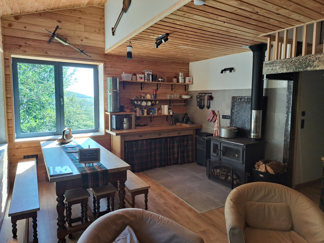 Le Refuge d'Yzeron à Saint Forgeux (25)