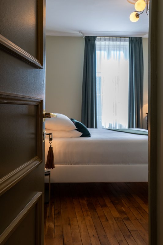 Chambre Aventurine – chambre double élégante avec salle de bain – Maison Balmelle Gramat à Gramat (4)