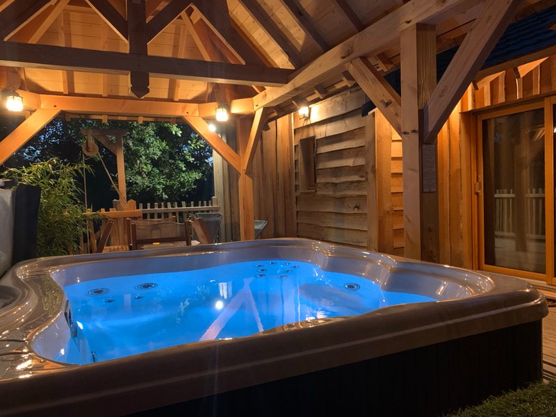 Hébergement AbracadaRoom : Cabane Château duplex - Spa/Jacuzzi™ - Aulteribe - Image 3