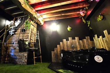 Secret love garden loveroom n'spa à Soleymieu (1)