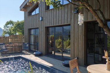 LODGE DES BARONNIES Piscine et spa à Plaisians (3)