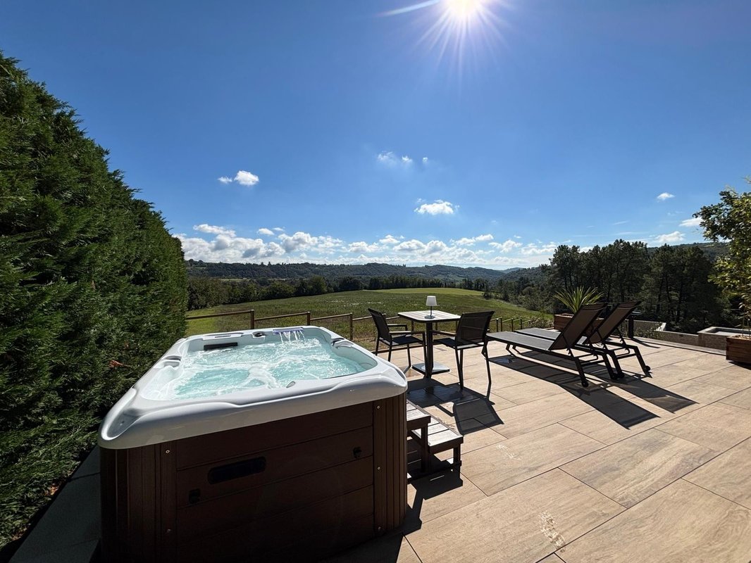 La Bulle StélléA SPA Privatif, Domaine CollinéA en Drôme Des Collines à Bathernay (19)