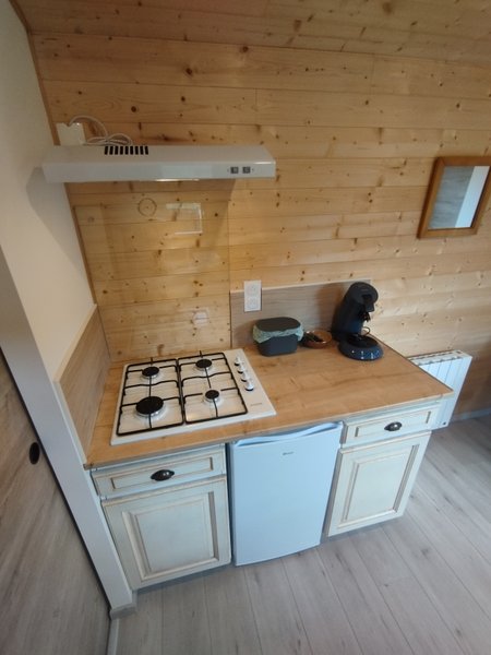 Hébergement AbracadaRoom : La roulotte de L'Orée des 4 chemins & Spa - Image 9