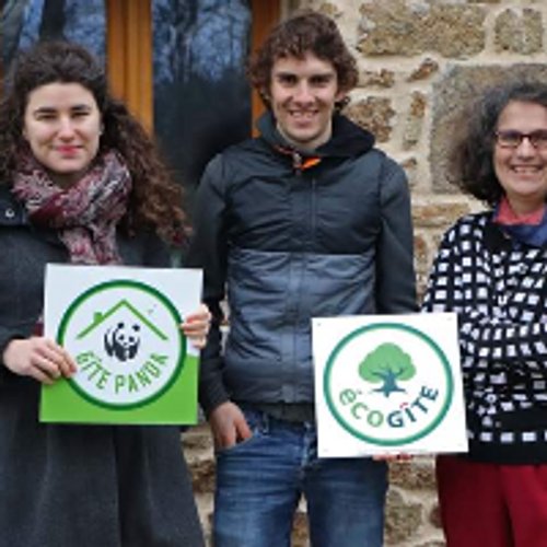 Una historia familiar en torno a Guillaume Martin, ciclista profesional, escritor, Emilie Richard su pareja, a cargo de nuestra comunicación y Marie Guyonnet que les da la bienvenida.