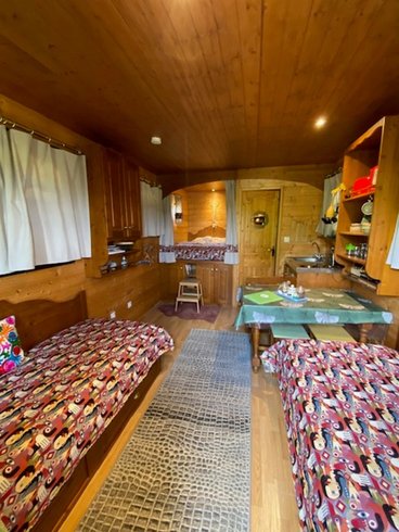 Hébergement AbracadaRoom : Roulotte Orbe - Image 2