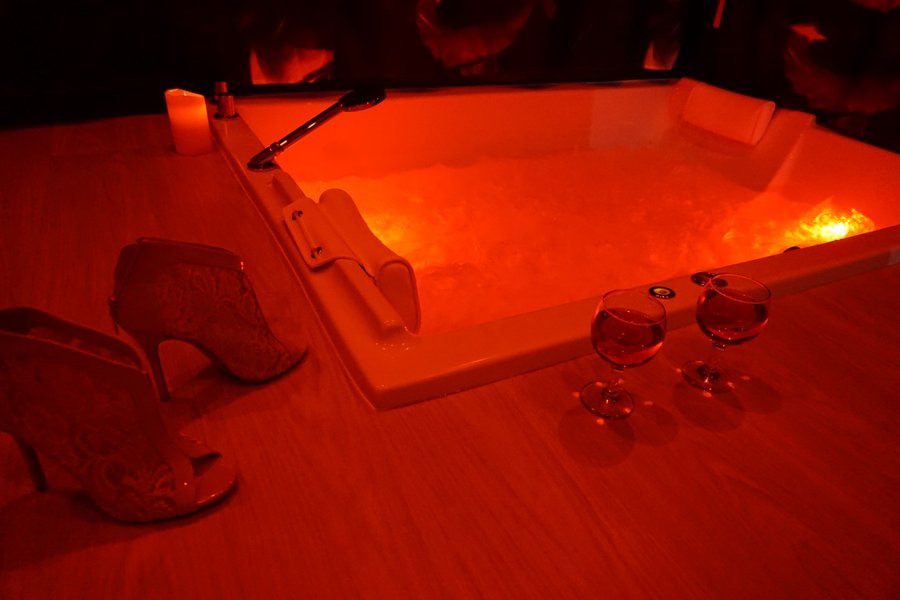 L’Extase – Domaine Privatisé avec Balnéo & Sauna — photo 2
