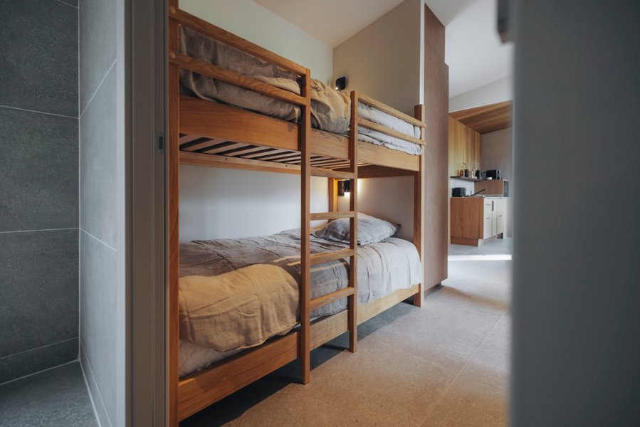 Hébergement AbracadaRoom : Unik Lodges Annecy - Aurore - Nuit insolite avec vue montagne et spa privé - Image 17