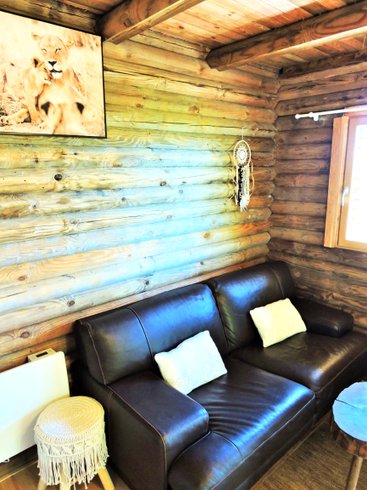 Hébergement AbracadaRoom : Authentique chalet en rondins avec spa en pleine nature - Image 7