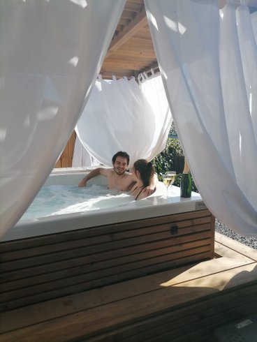 Hébergement AbracadaRoom : La Roulotte Kala et son spa jacuzzi - Image 16