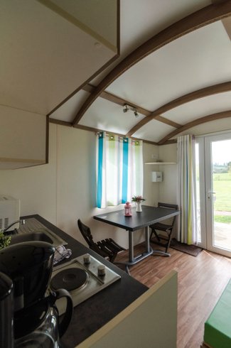 Hébergement AbracadaRoom : Roulotte moderne atypique - Image 5