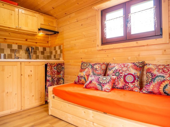 Hébergement AbracadaRoom : Roulotte Les Mésanges — Bohème Roumaine - Image 11