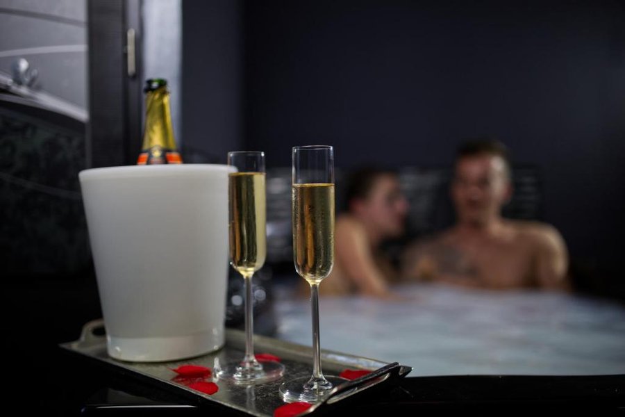 Domaine AbracadaRoom : La Love Room Biterroise - Image 3