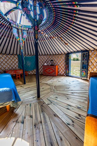 Hébergement AbracadaRoom : La Yourte de la Bergerie du Val - Image 3