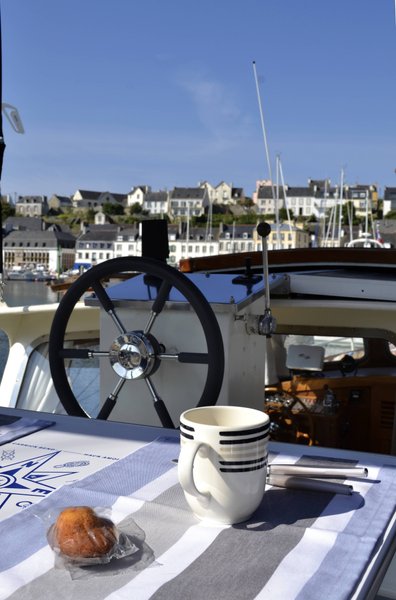 Hébergement AbracadaRoom : Yacht  Time Out, bateau de charme à quai - Image 8