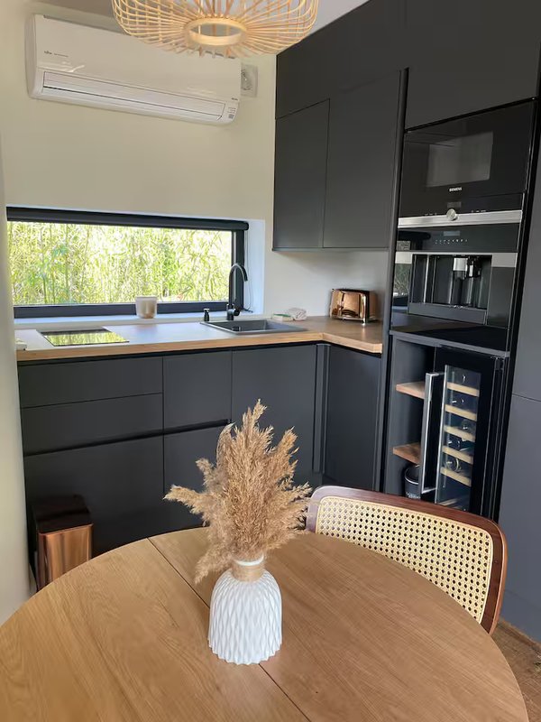 Lodge haut de gamme & bain nordique privatif au bord du Canal de Briare à 1h15 de Paris à Montcresson (53)