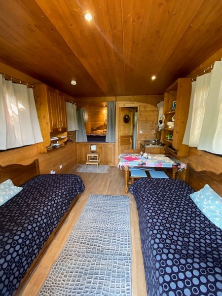 Hébergement AbracadaRoom : Roulotte Orbe - Image 4