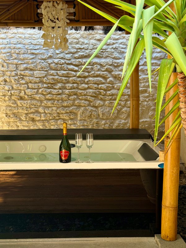 Suite Brésilienne de Luxe • Jacuzzi Privé• Cognac à Cognac (7)