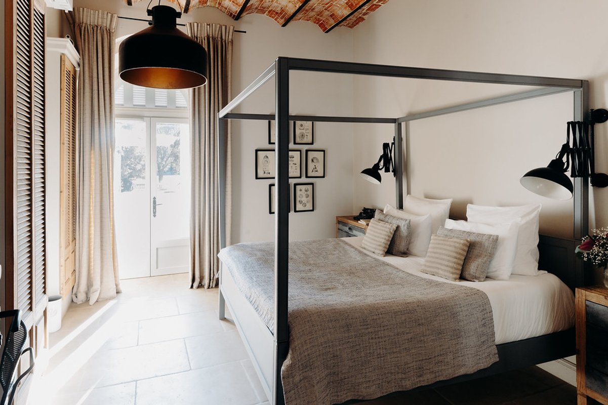 Chambre Double - Deluxe avec vue sur le jardin à Lavérune (14)