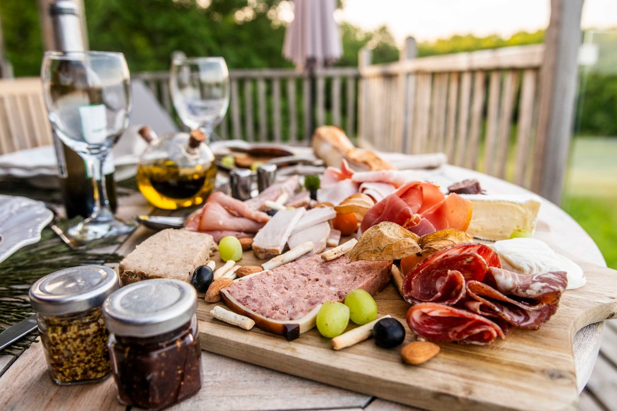 Cabane du Lac & Spa à Saint- Martin Des Combes (23)