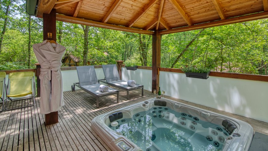 Hébergement AbracadaRoom : Chalet sur pilotis & spa - Image 5