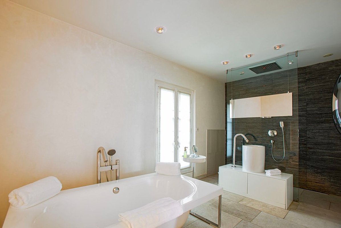 Suite Deluxe avec vue sur le jardin à Lavérune (20)