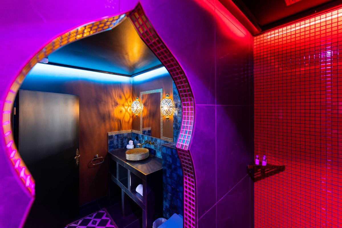 Le Palais des Mille et Une Nuits - Love Room, Jacuzzi, Pièce Secrète à Scheibenhard (13)