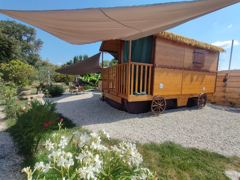 Domaine AbracadaRoom : La Roulotte d'Elfes & spa (climatisée) - Image 11