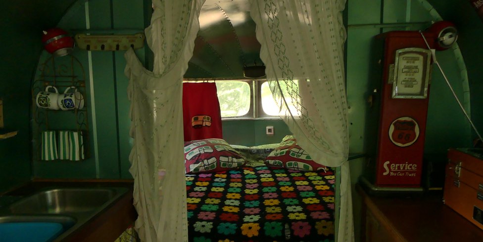 Hébergement AbracadaRoom : SILVER STREAK  1953 - Image 10