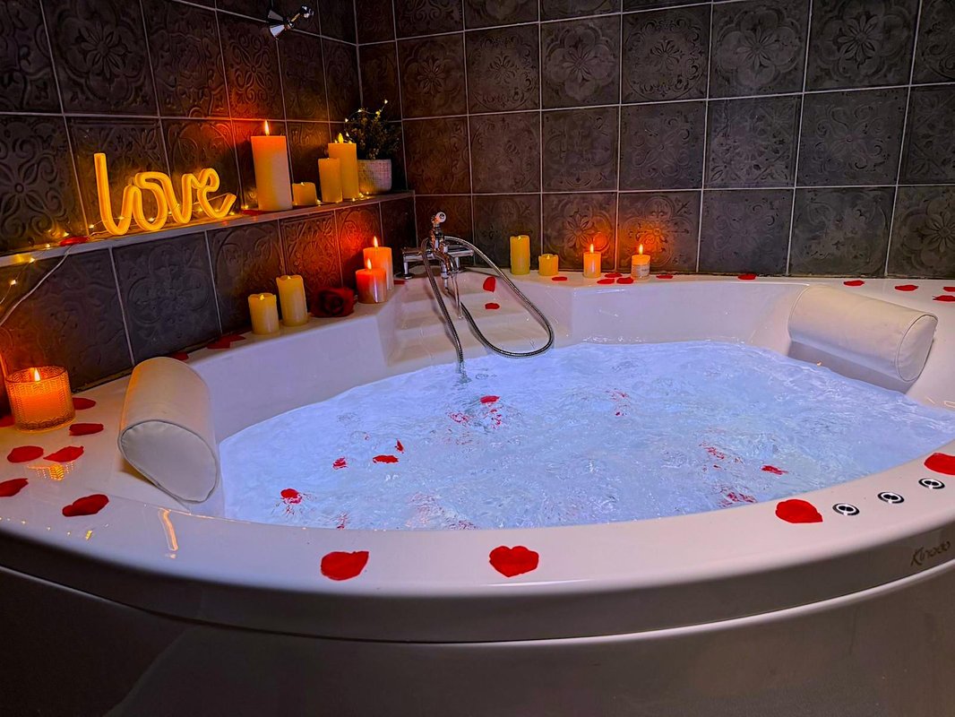 Chalet Romantique Spa & Ciné Privé / 10 min centre à Amiens (16)