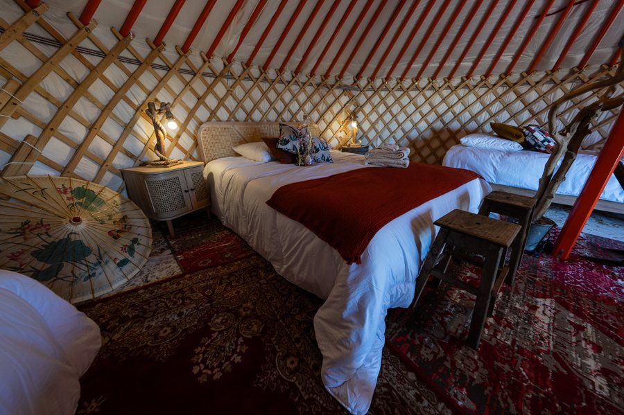 Hébergement AbracadaRoom : L'âne et sa yourte & Spa - Image 21